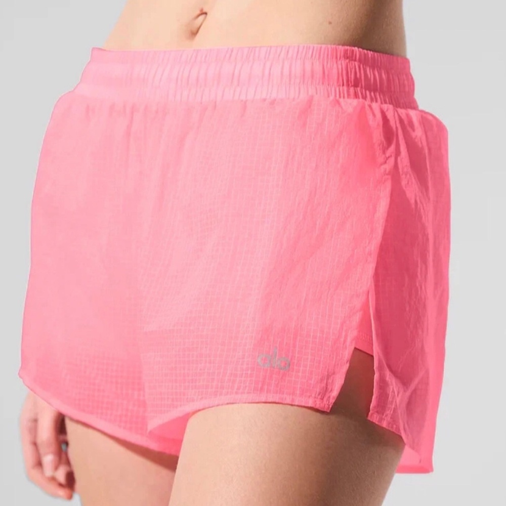 Alo Yoga Game Time Short Neon Bubblegum S